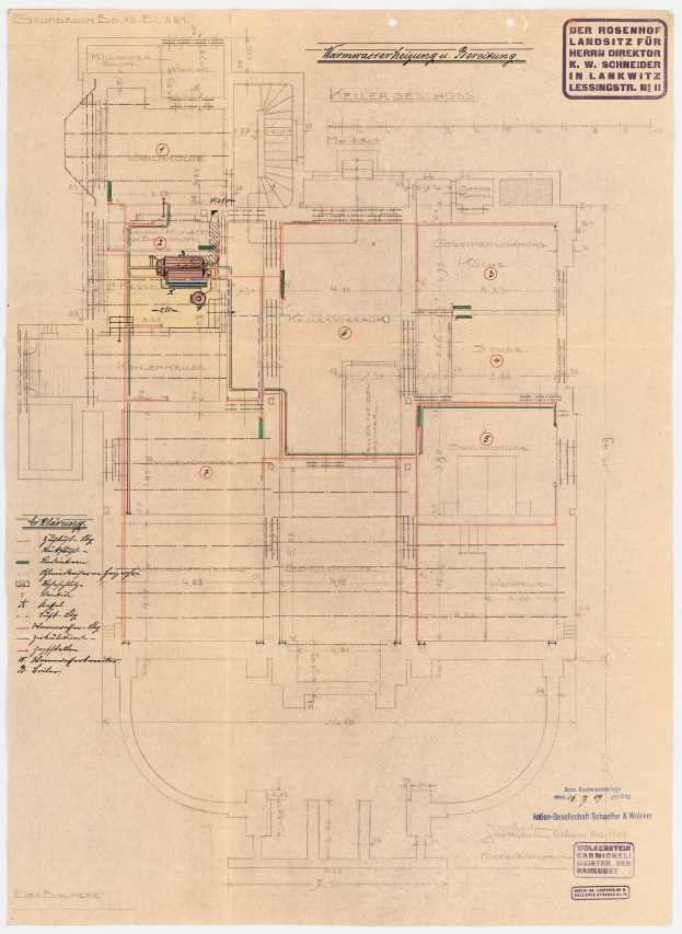 Ein detaillierter architektonischer Plan des Rosenhof-Krankenhauses in Hamburg, Deutschland, der den Aufbau des Gebäudes mit zahlreichen Dröhnen und Text zeigt, der die Räume, Flure und andere Merkmale beschreibt.