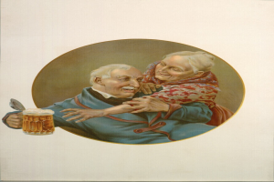 Ein älterer Mann hält ein Bierglas in einer Hand und die Hand einer Frau in der anderen, beide strahlen sich warm an.