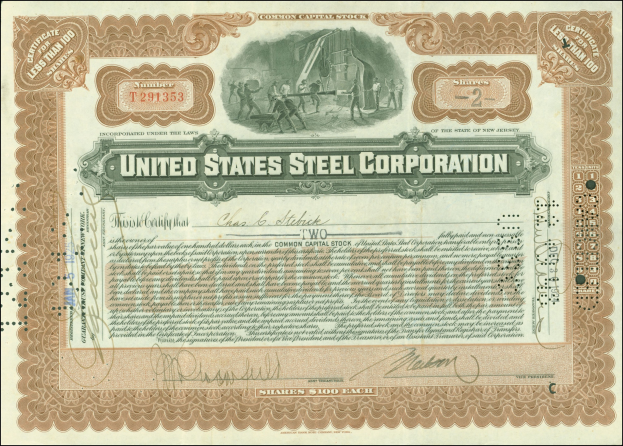 Rahmener US-Stahlaktie mit goldenem Siegel, Text 'United States Steel Corp.', zentrales Porträt eines Mannes im Anzug und hellblauem Hintergrund.