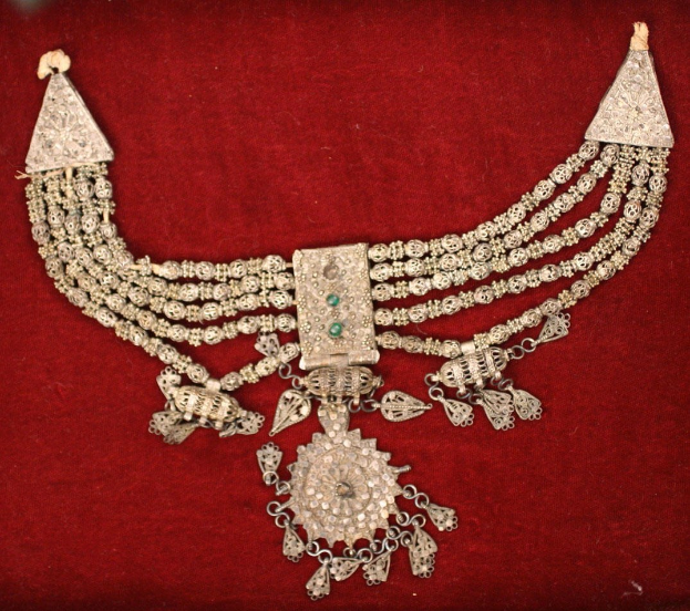 Der strahlendste Schmuck des Cannes Film Festivals 2026, von Demi Moores Halskette bis zu Colman Domingos Ohrstecker