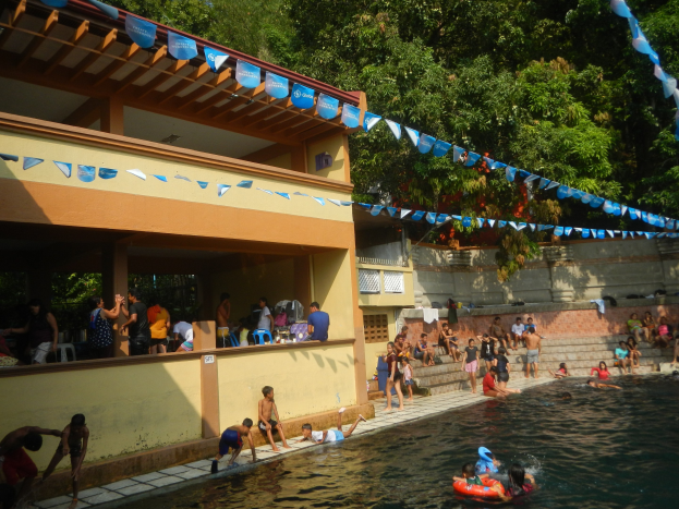 Am Sonntag: Raffteich Schwimmbad öffnet später