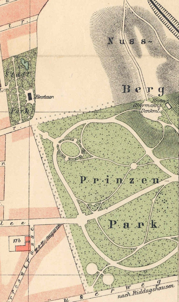 Alte detaillierte Karte von Berlin, Deutschland, die den Standort eines Parks mit Straßen, Sehenswürdigkeiten und beschreibendem Text hervorhebt.